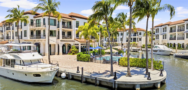 Naples Bay Resort & Marina